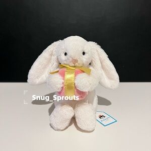 AUTHENTIC‼️ NWT Jellycat Bashful Bunny with Present 7“-  HTF- FAST SHIPPING!